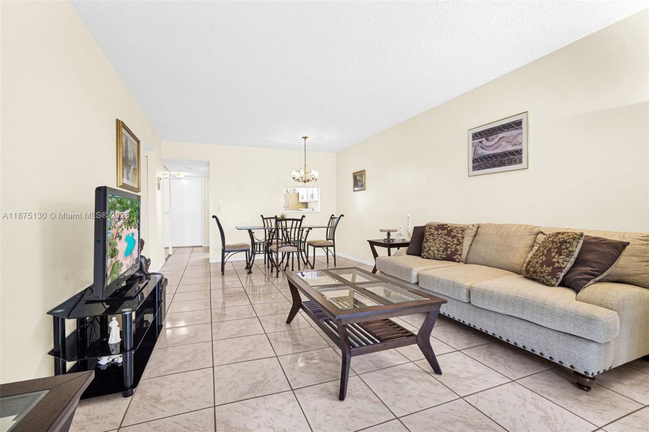 3150 Holiday Springs Blvd, Unit 8-305, Margate, FL 33063 Photo