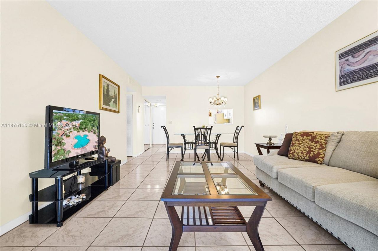 3150 Holiday Springs Blvd, Unit 8-305, Margate, FL 33063 Photo
