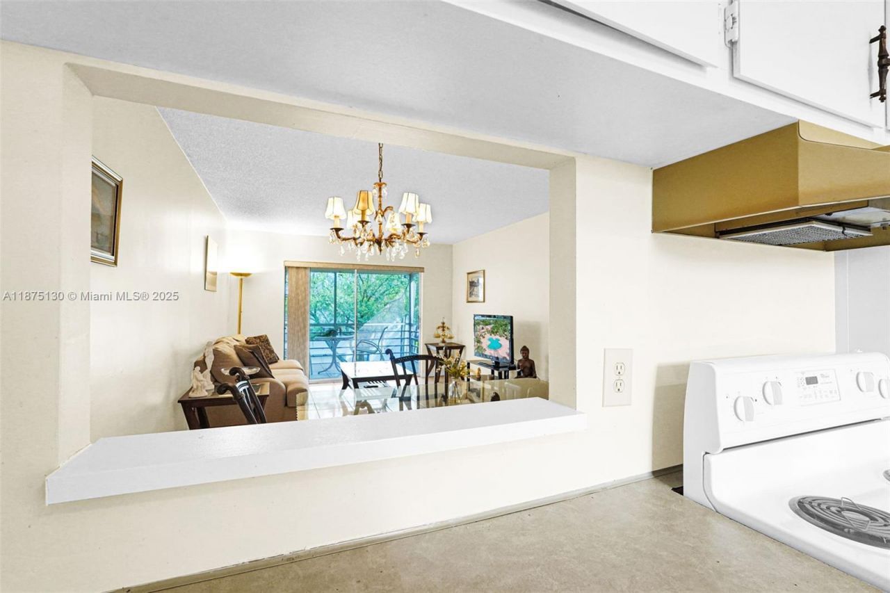 3150 Holiday Springs Blvd, Unit 8-305, Margate, FL 33063 Photo