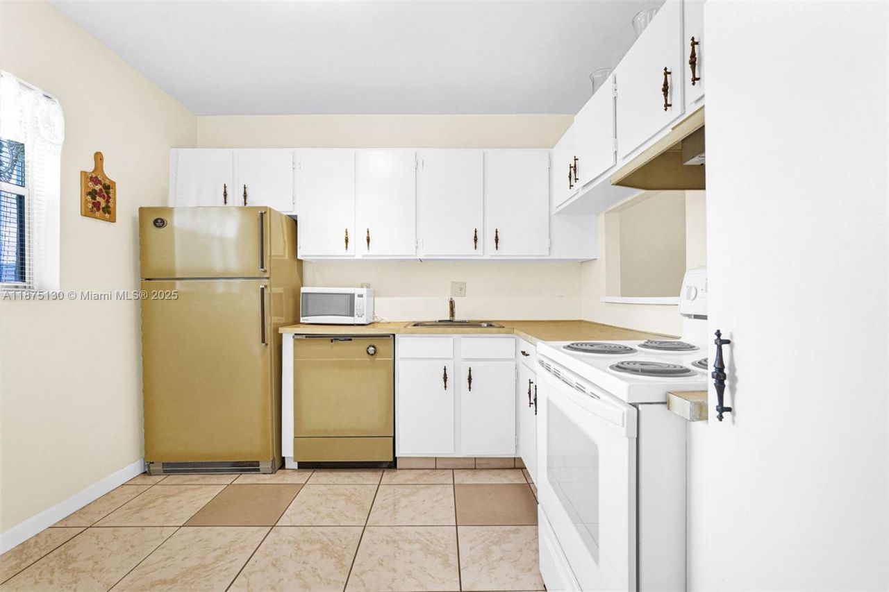 3150 Holiday Springs Blvd, Unit 8-305, Margate, FL 33063 Photo