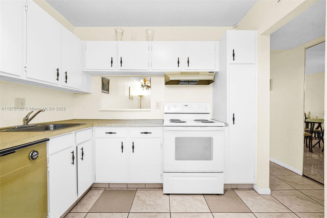 3150 Holiday Springs Blvd, Unit 8-305, Margate, FL 33063 Photo