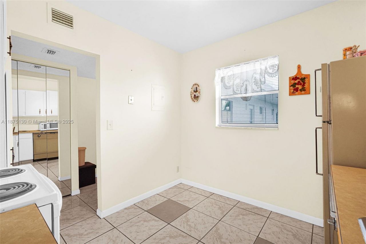 3150 Holiday Springs Blvd, Unit 8-305, Margate, FL 33063 Photo