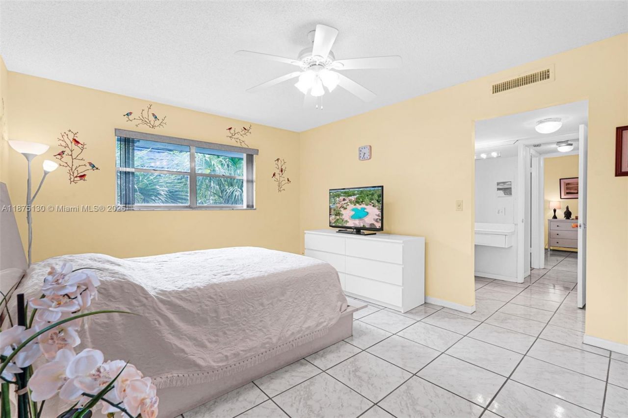 3150 Holiday Springs Blvd, Unit 8-305, Margate, FL 33063 Photo