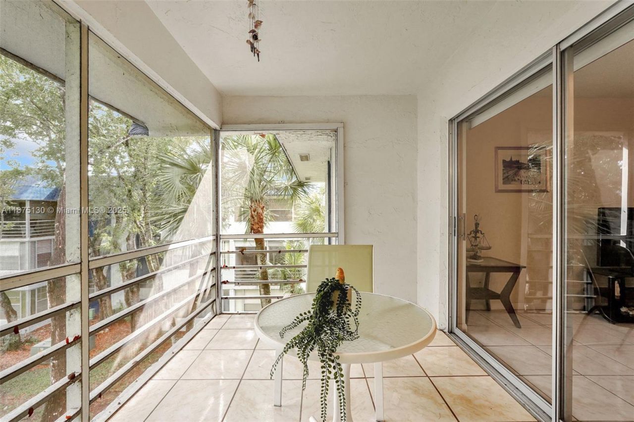 3150 Holiday Springs Blvd, Unit 8-305, Margate, FL 33063 Photo