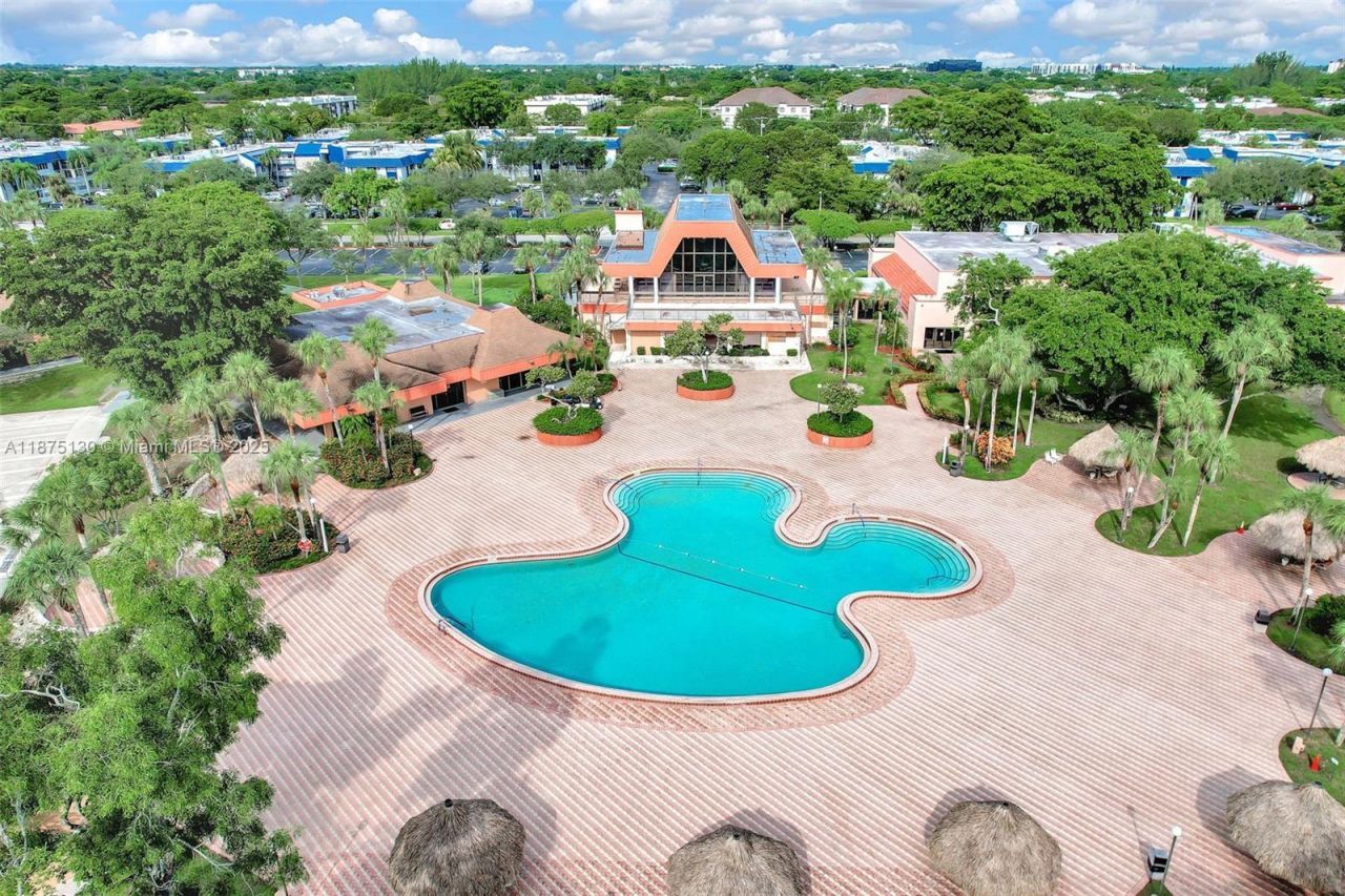 3150 Holiday Springs Blvd, Unit 8-305, Margate, FL 33063 Photo