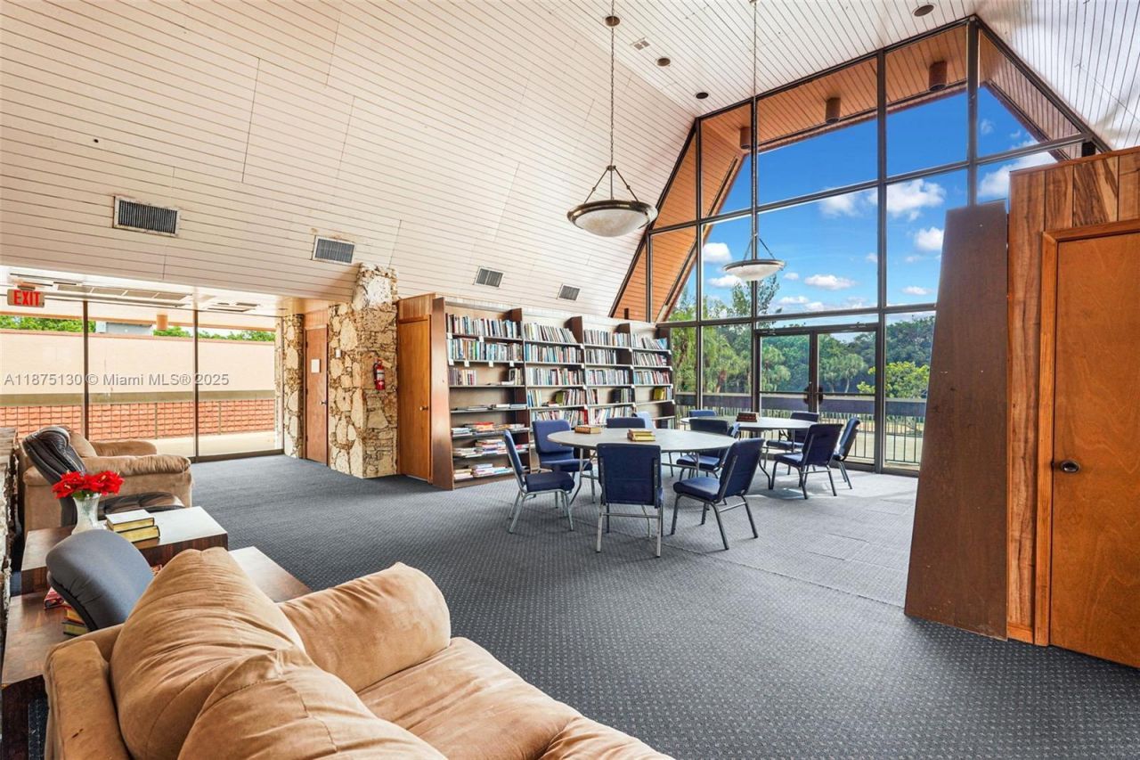 3150 Holiday Springs Blvd, Unit 8-305, Margate, FL 33063 Photo