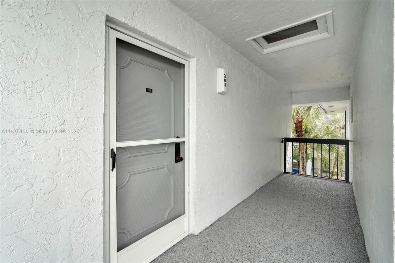 3150 Holiday Springs Blvd, Unit 8-305, Margate, FL 33063 Photo