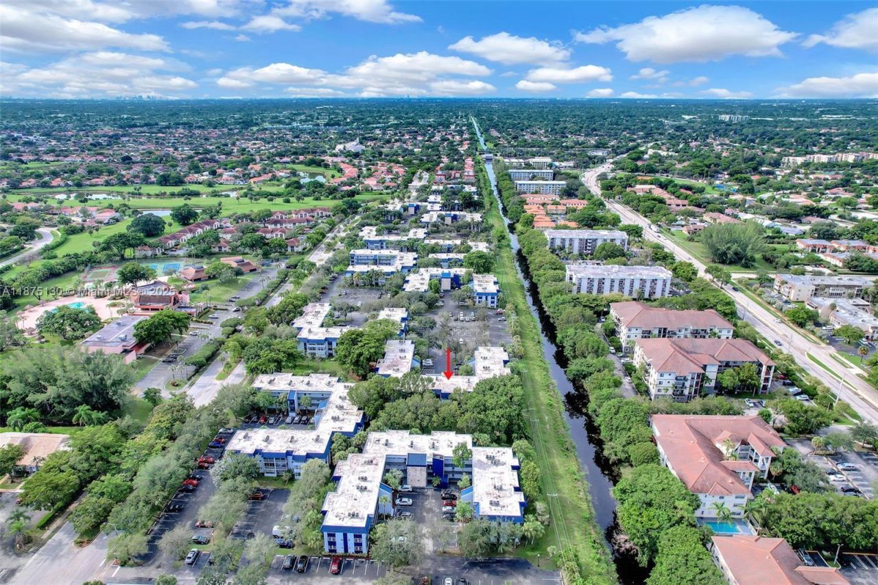 3150 Holiday Springs Blvd, Unit 8-305, Margate, FL 33063 Photo