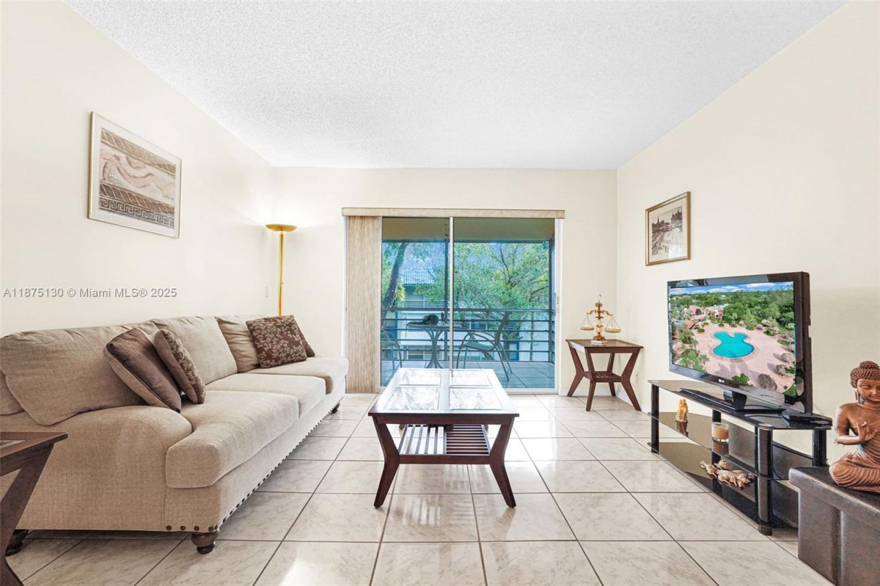 3150 Holiday Springs Blvd, Unit 8-305, Margate, FL 33063 Photo