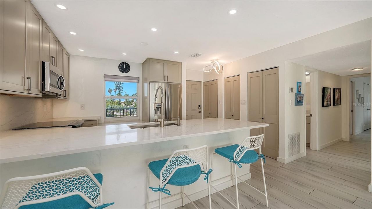 4500 Gulf Of Mexico Drive, Unit 202, Longboat Key, FL 34228 Photo