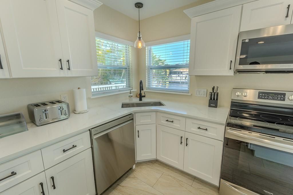 5021 Porpoise Place, New Port Richey, FL 34652 Photo