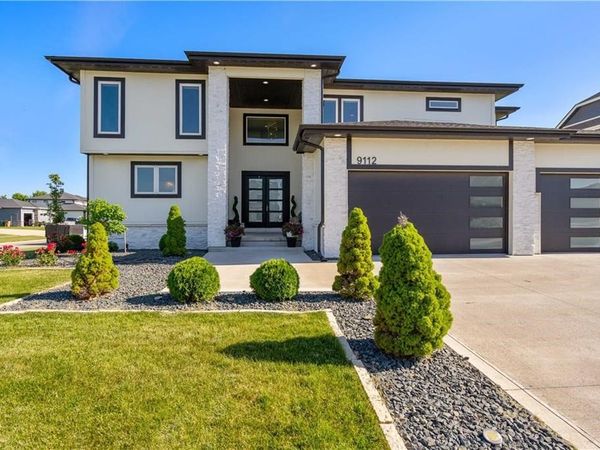 9112 Abram Drive, West Des Moines, IA 50266