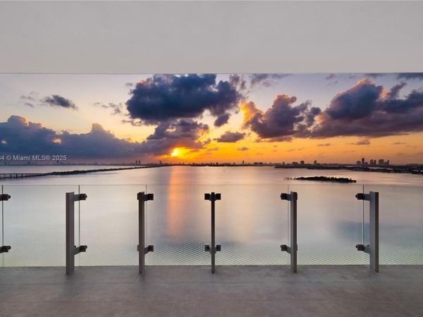 700 NE 26th Ter, Unit 902, Miami, FL 33137