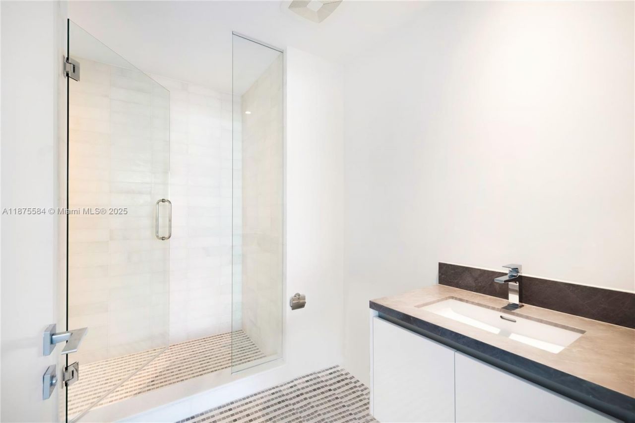 700 NE 26th Ter, Unit 902, Miami, FL 33137 Photo