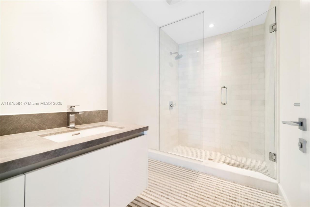 700 NE 26th Ter, Unit 902, Miami, FL 33137 Photo