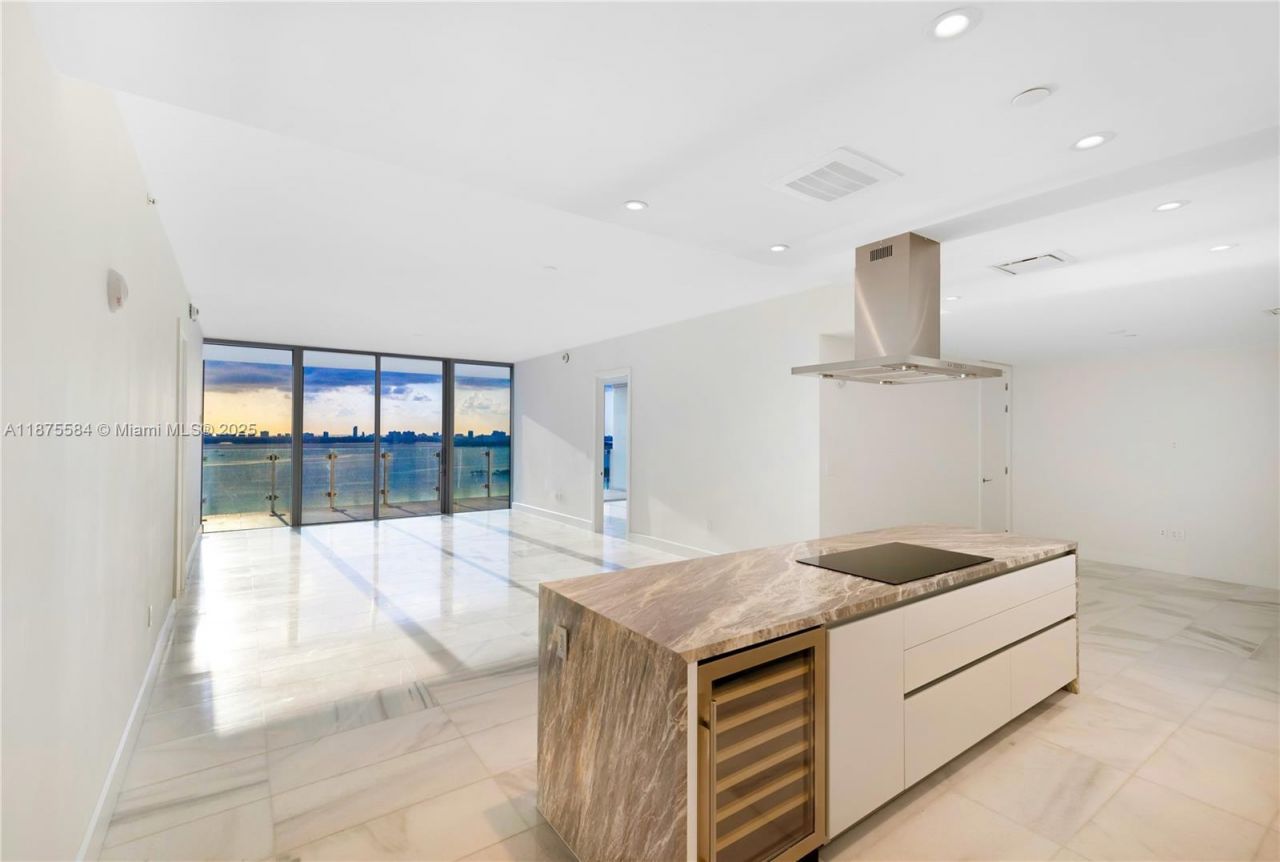 700 NE 26th Ter, Unit 902, Miami, FL 33137 Photo