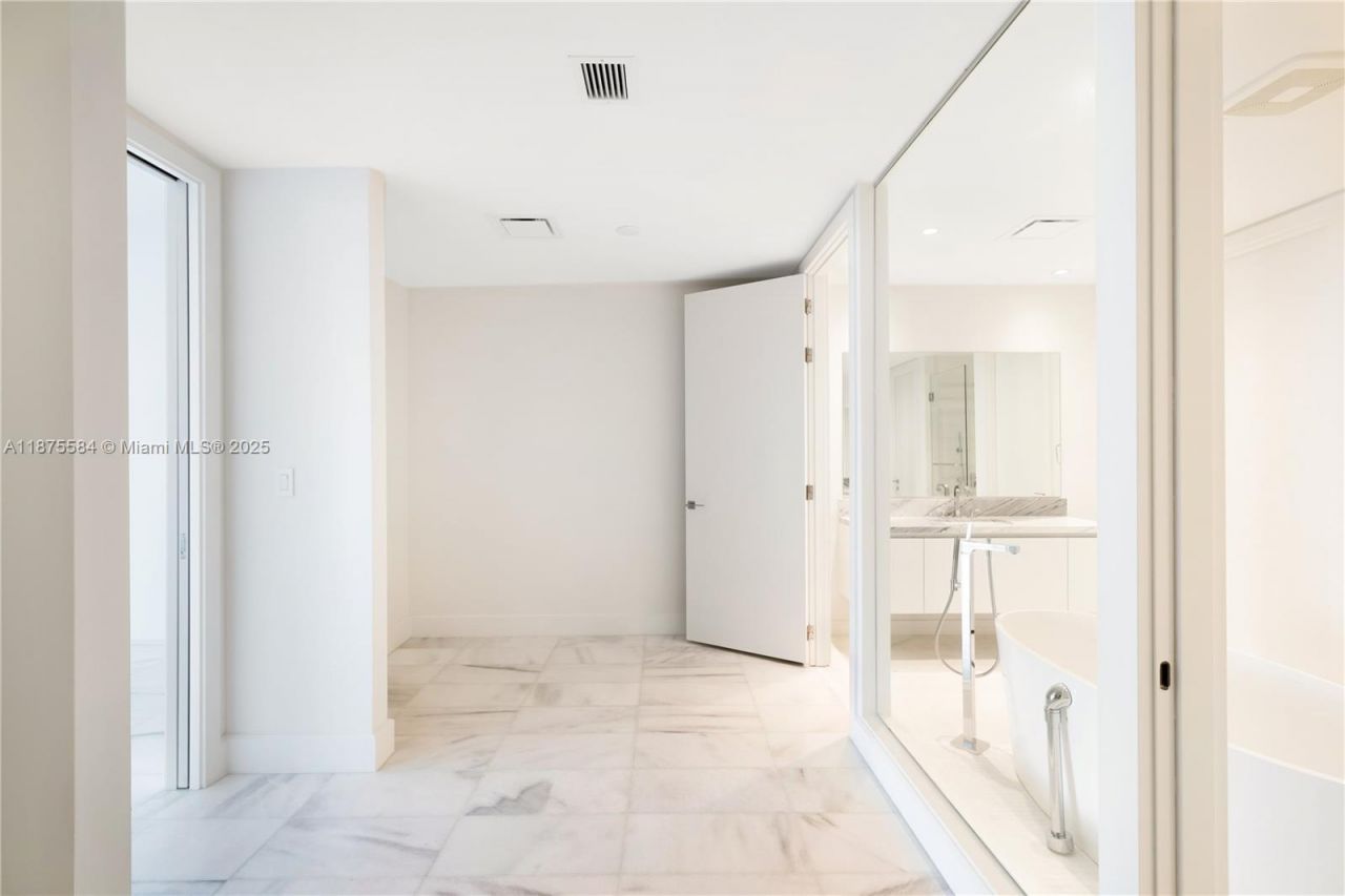 700 NE 26th Ter, Unit 902, Miami, FL 33137 Photo