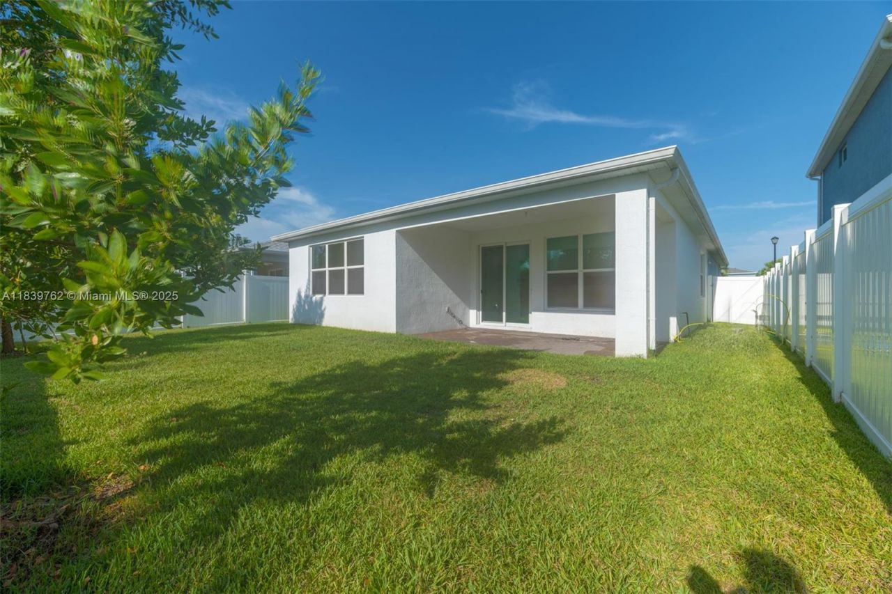 10669 SW Gloriana St, Port Saint Lucie, FL 34987 Photo