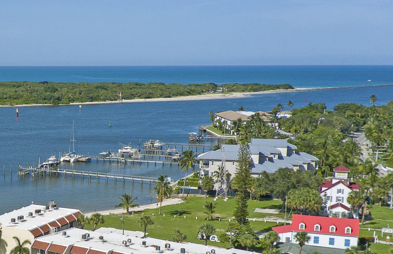 1470 E Seaway Drive E, Unit 4, Fort Pierce, FL 34949 Photo