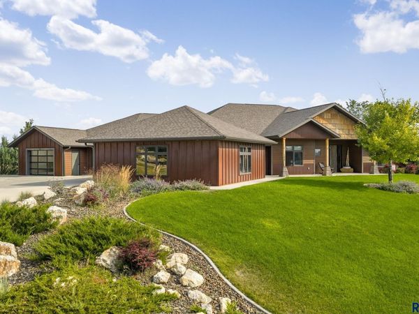 7020 Prestwick Rd, Rapid City, SD 57702