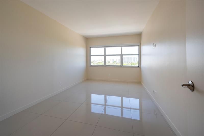 2555 NE 11th Street, Unit 902, Fort Lauderdale, FL 33304 Photo