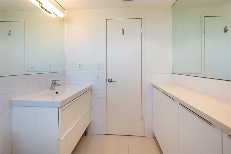 2555 NE 11th Street, Unit 902, Fort Lauderdale, FL 33304 Photo