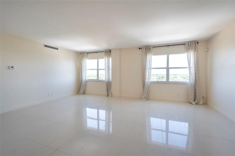 2555 NE 11th Street, Unit 902, Fort Lauderdale, FL 33304 Photo