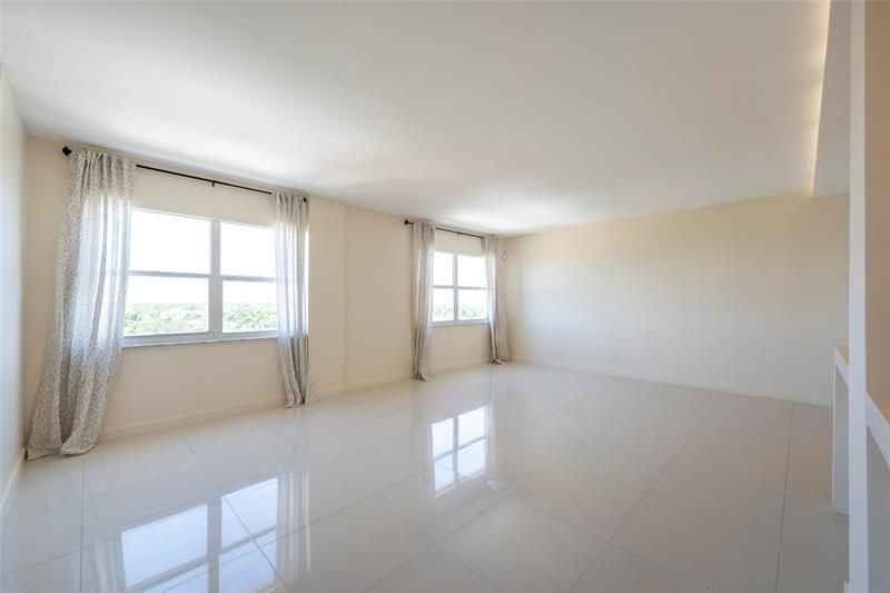 2555 NE 11th Street, Unit 902, Fort Lauderdale, FL 33304 Photo