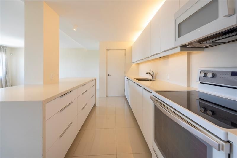 2555 NE 11th Street, Unit 902, Fort Lauderdale, FL 33304 Photo