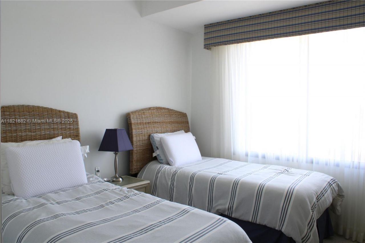 201 Crandon Blvd, Unit 439, Key Biscayne, FL 33149 Photo