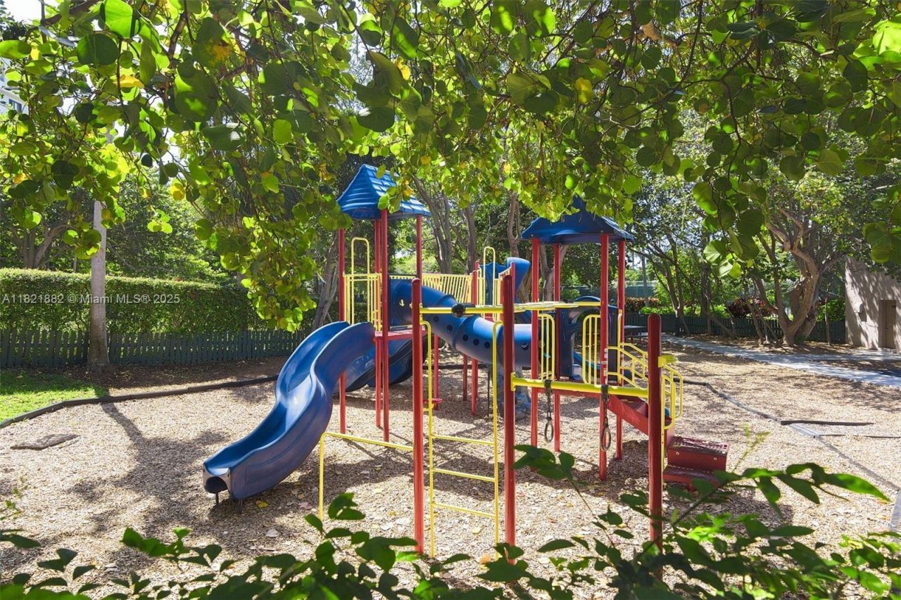 201 Crandon Blvd, Unit 439, Key Biscayne, FL 33149 Photo