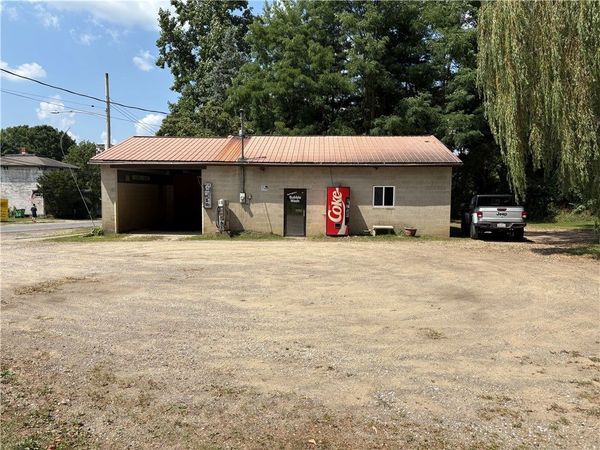 114 Beaver St, Springboro, PA 16435