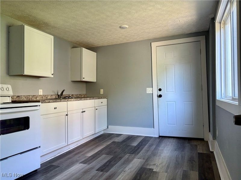 1062 Big Falls Avenue, Akron, OH 44310 Photo 5