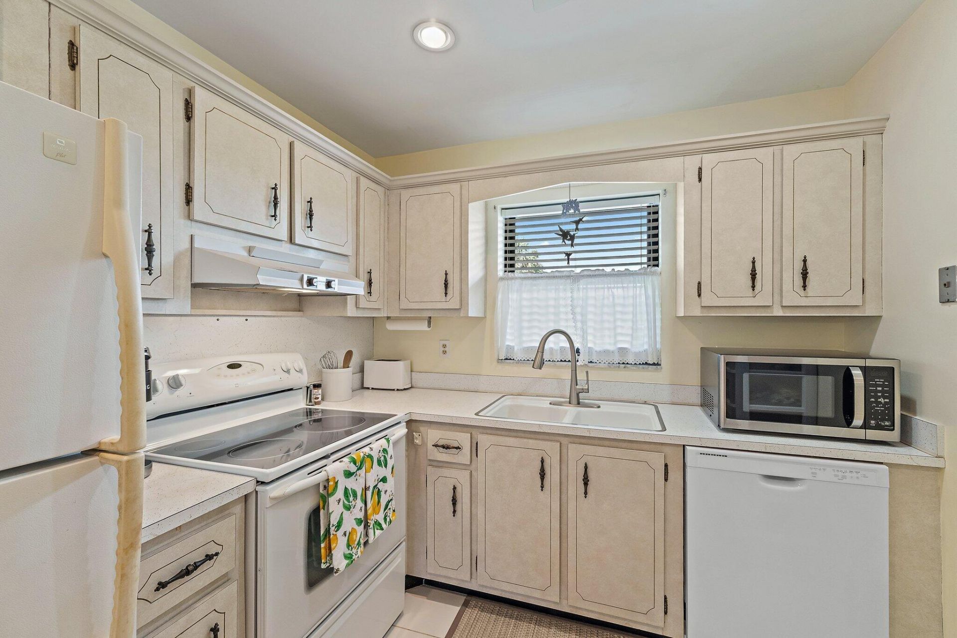 755 Saturn, Unit H 206, Jupiter, FL 33477 Photo