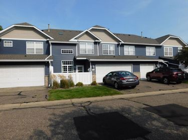 484 Hickory Lane N, Oakdale, MN 55128