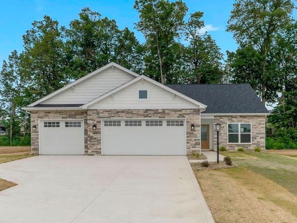 8245 Caverango Boulevard, Fort Wayne, IN 46815