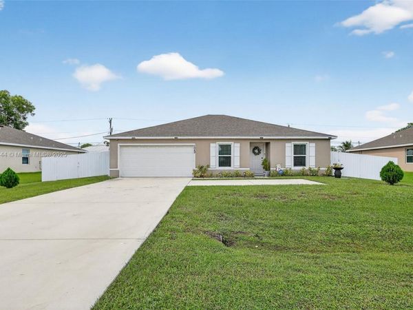 1049 SW California Blvd, Port St. Lucie, FL 34953