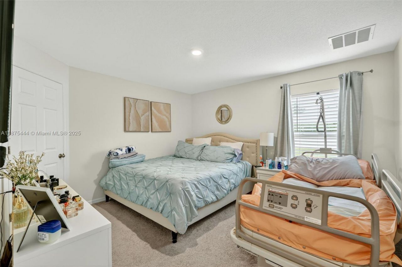 1049 SW California Blvd, Port Saint Lucie, FL 34953 Photo