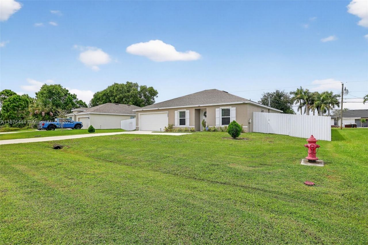 1049 SW California Blvd, Port Saint Lucie, FL 34953 Photo