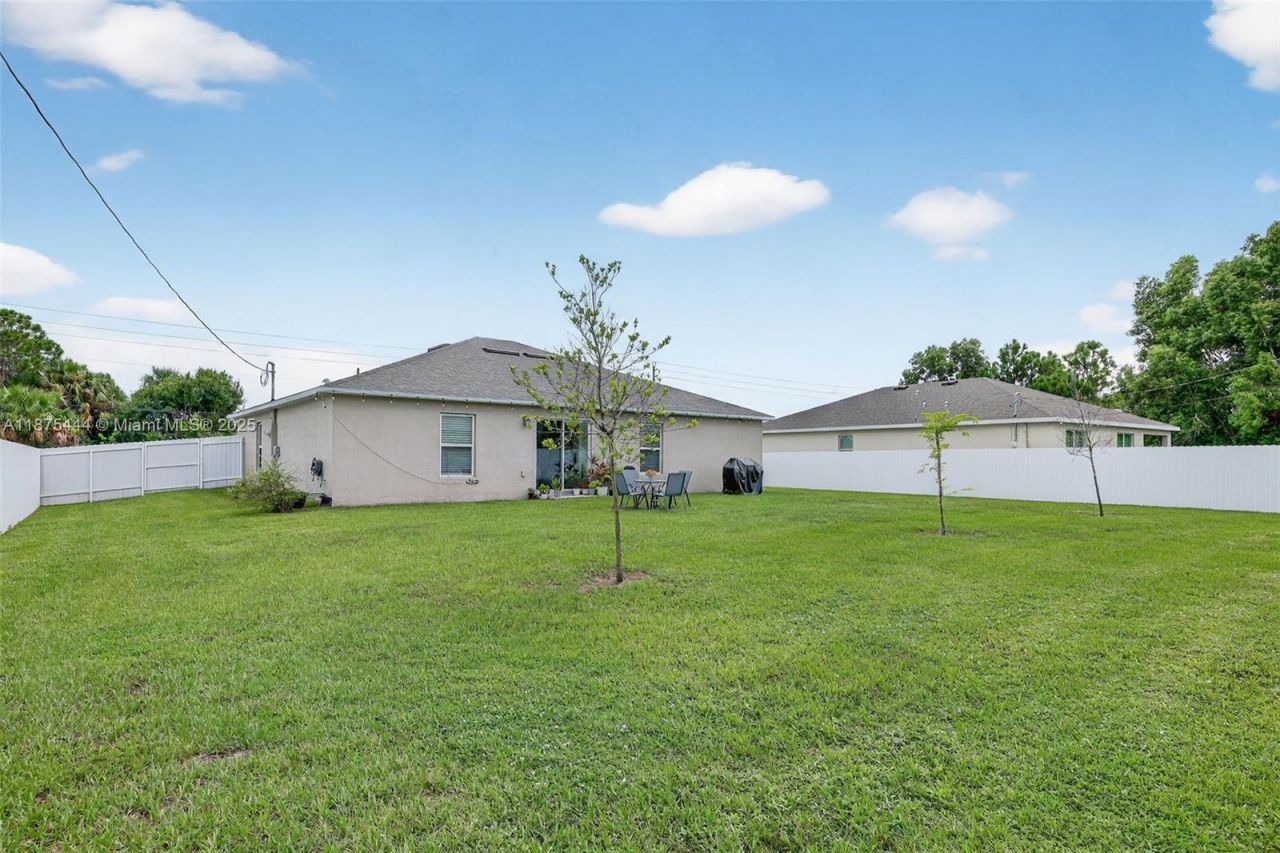 1049 SW California Blvd, Port Saint Lucie, FL 34953 Photo