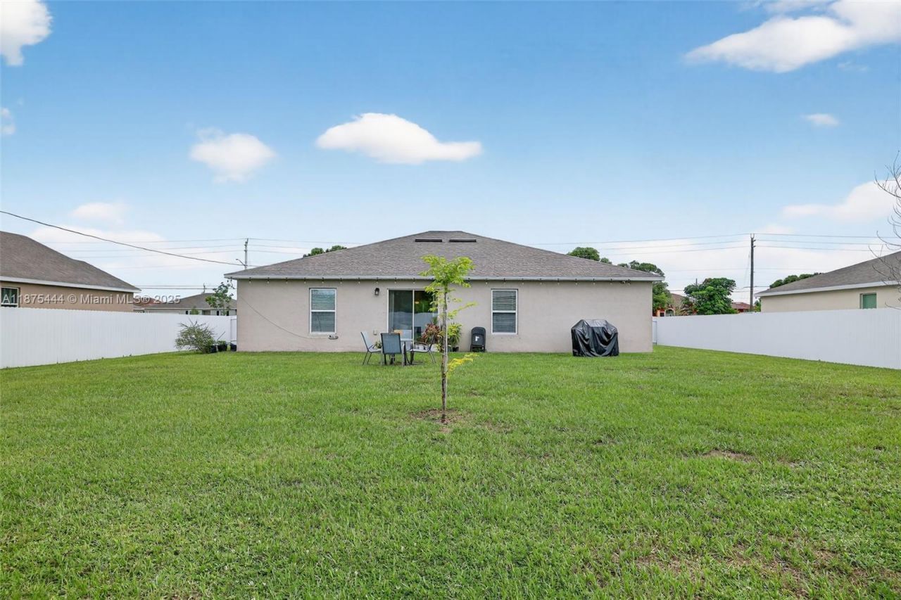 1049 SW California Blvd, Port Saint Lucie, FL 34953 Photo