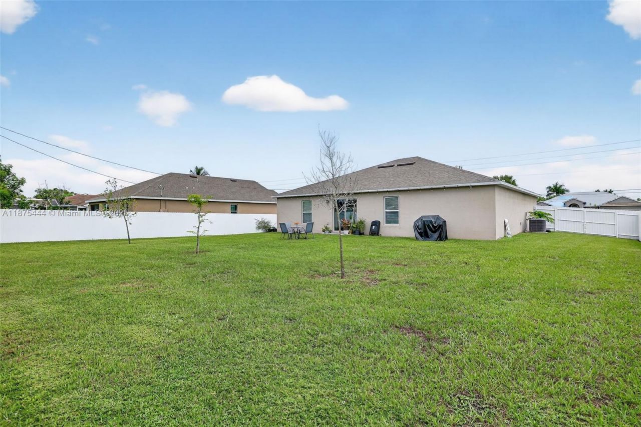 1049 SW California Blvd, Port Saint Lucie, FL 34953 Photo