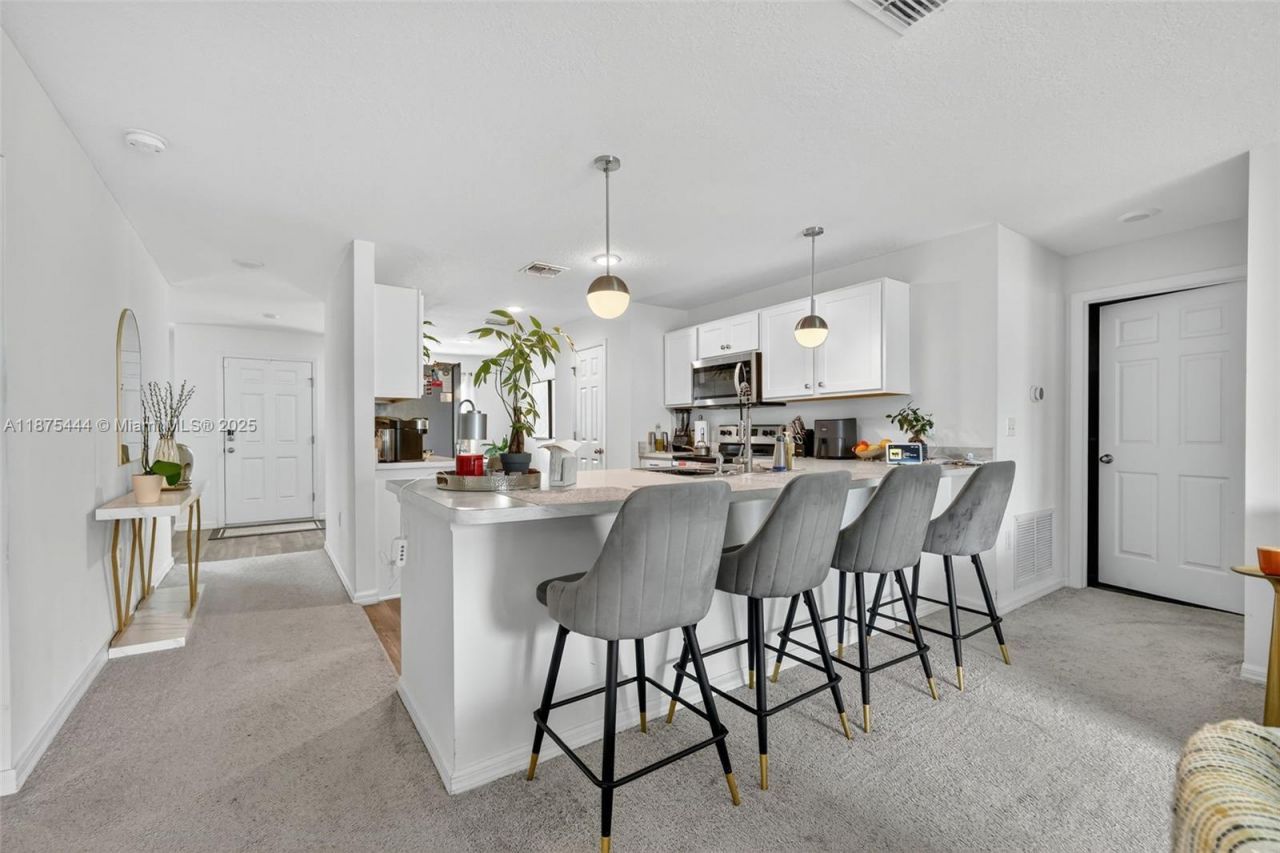 1049 SW California Blvd, Port Saint Lucie, FL 34953 Photo