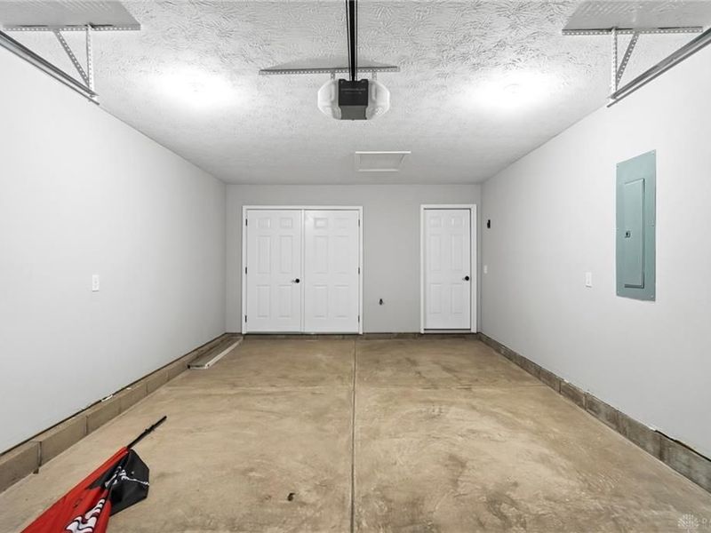 90 Timber Creek Drive, Carlisle, OH 45005 Photo 23