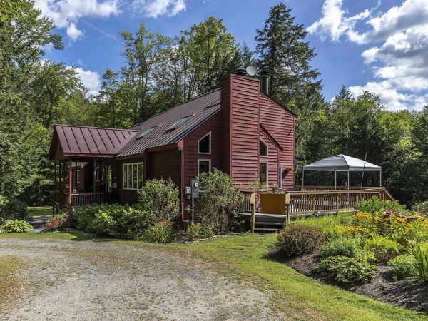 70 Hunter Lane, Jamaica, VT 05343