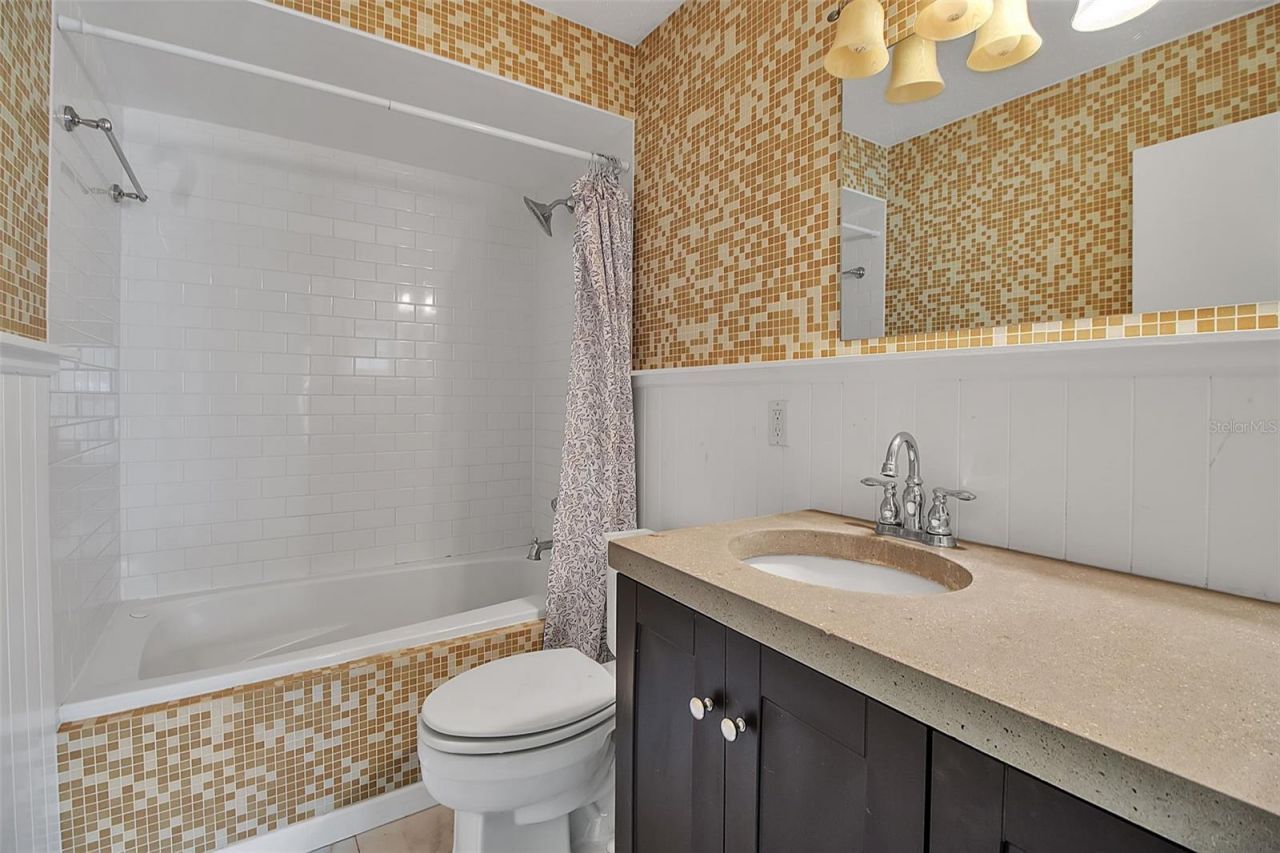 4625 Summerwind Drive, Unit 13, Sarasota, FL 34234 Photo