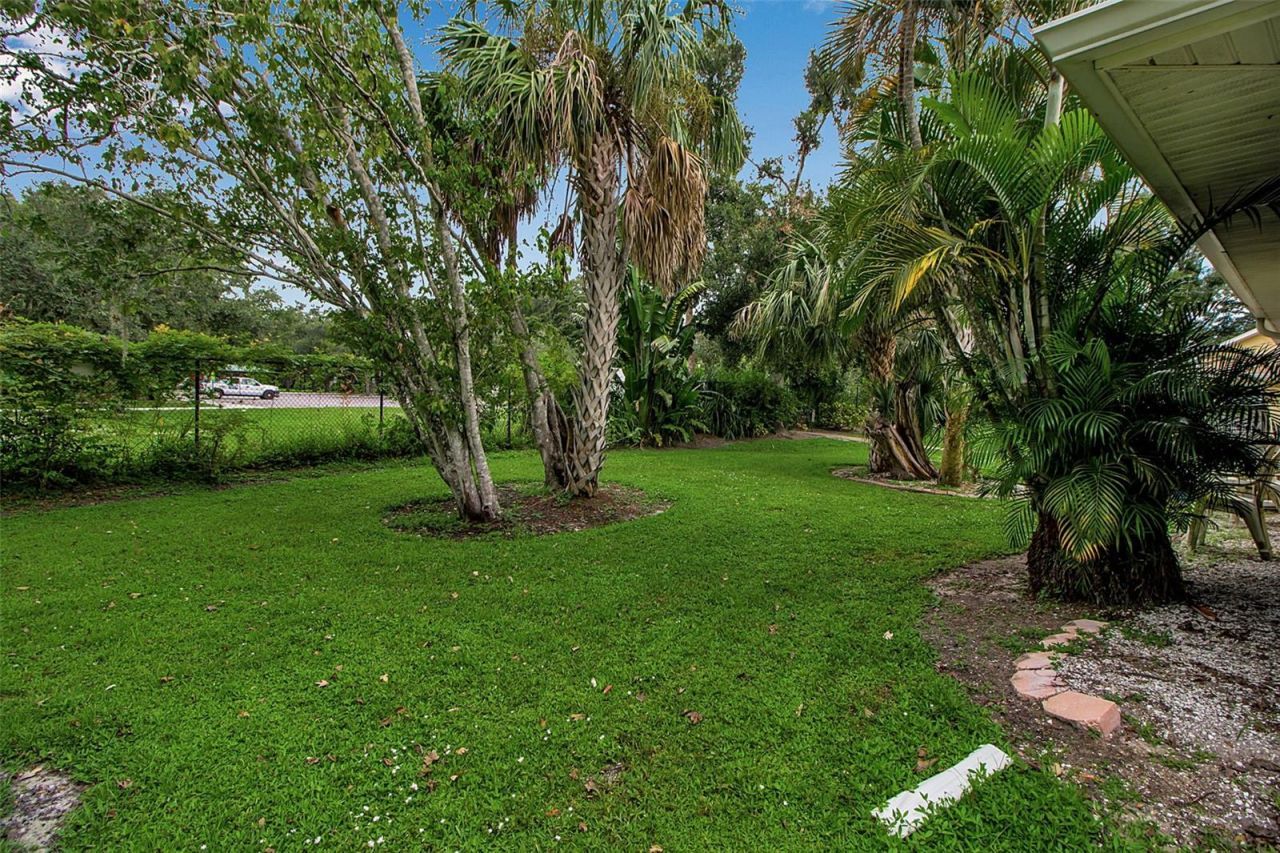 4625 Summerwind Drive, Unit 13, Sarasota, FL 34234 Photo