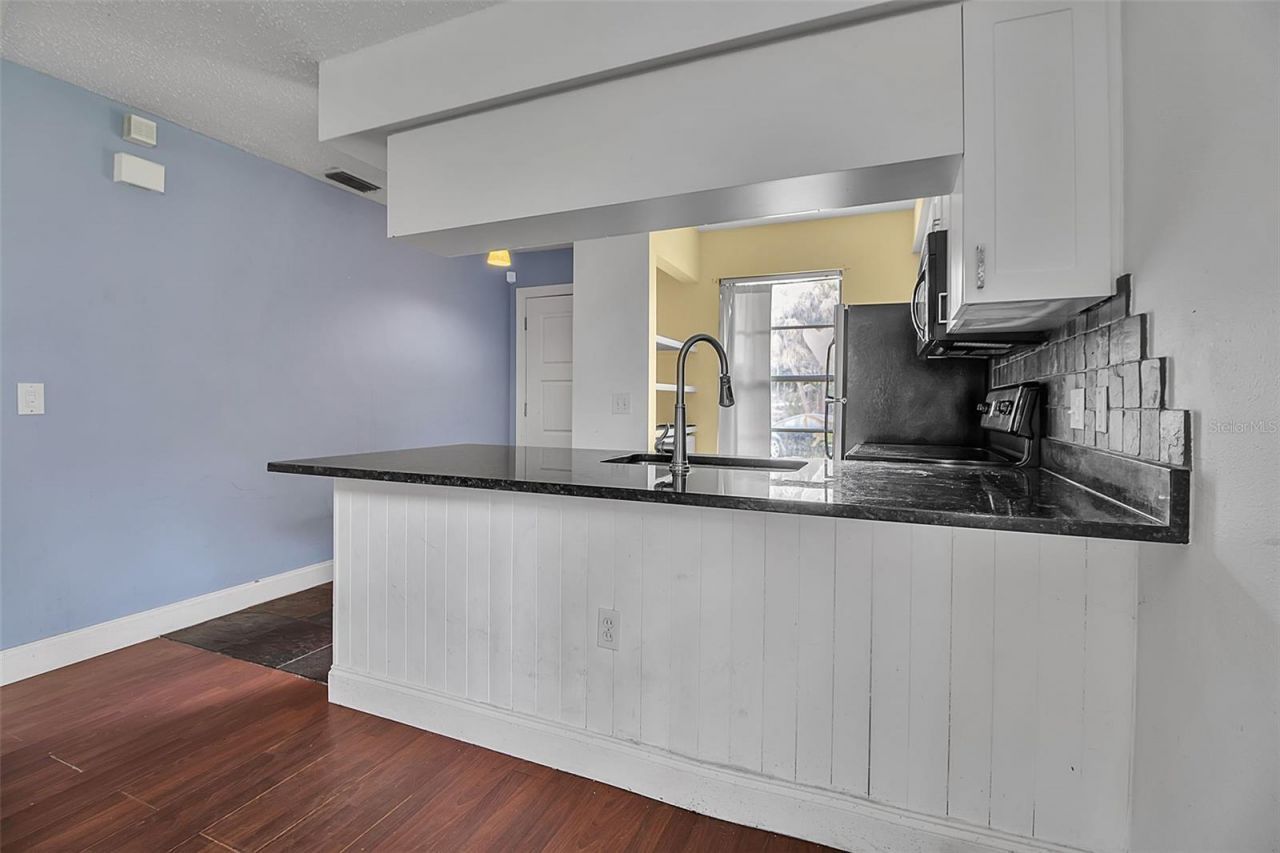 4625 Summerwind Drive, Unit 13, Sarasota, FL 34234 Photo