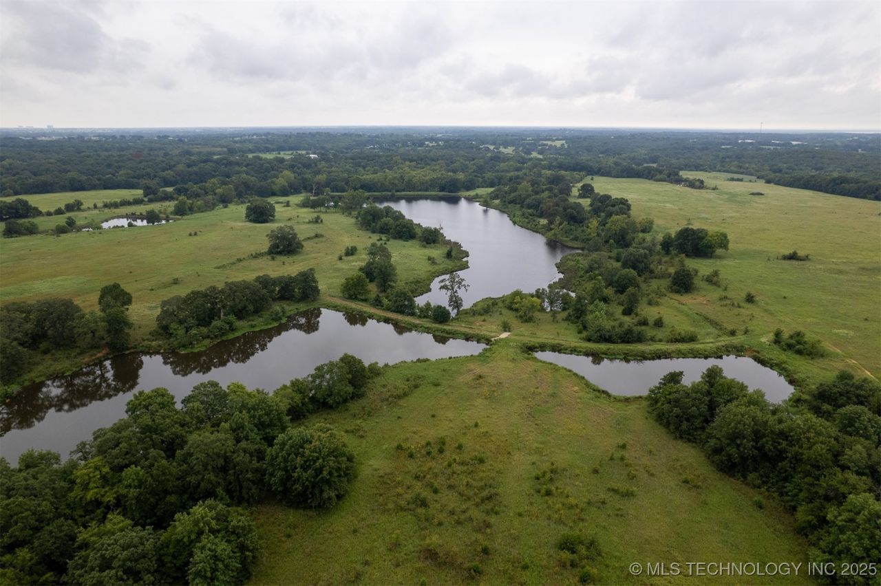 000 Big Valley, Mead, OK 73449 Main Photo