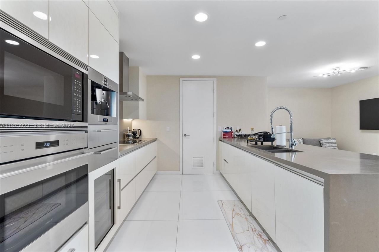 17475 Collins Ave, Unit 503, Sunny Isles Beach, FL 33160 Photo